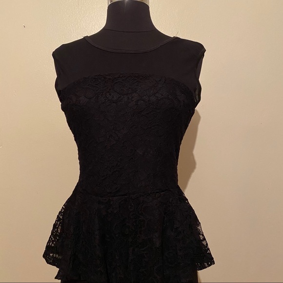 Suzy Shier Peplum Top - Picture 1 of 4